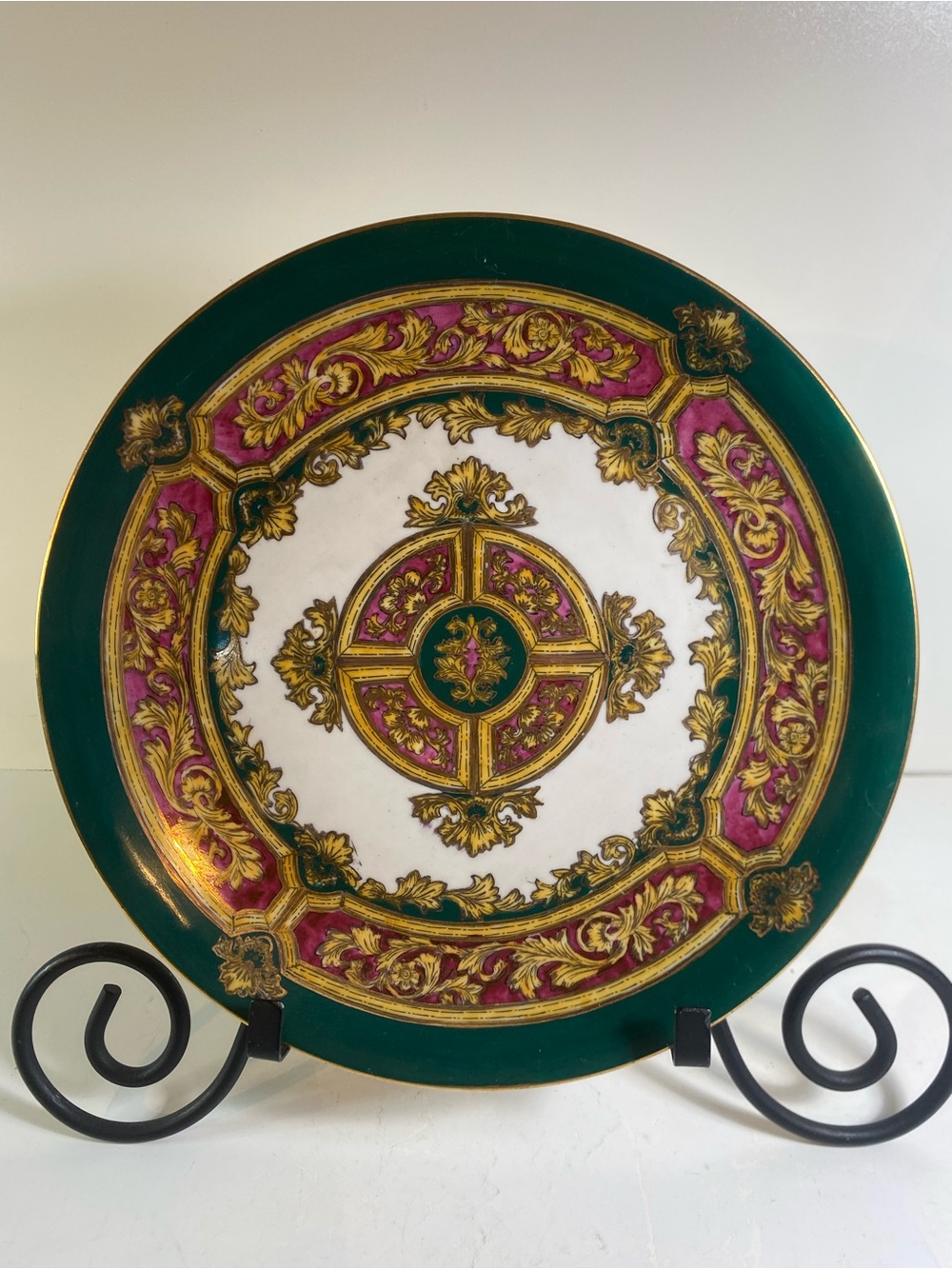 Vintage Neoclassical Andrea by Sadek Plate 10” Diameter